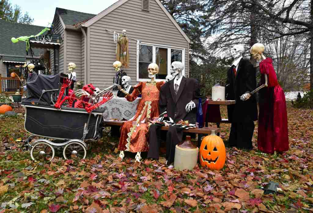 Fergus Falls MN Halloween Decorations