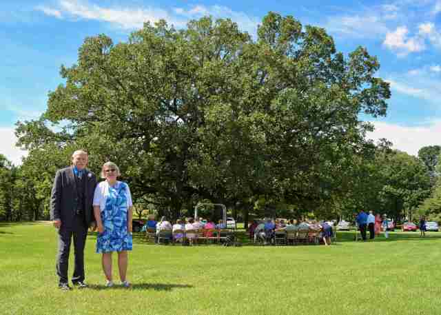 Father and Mother of the Bride photography by Lance Albers