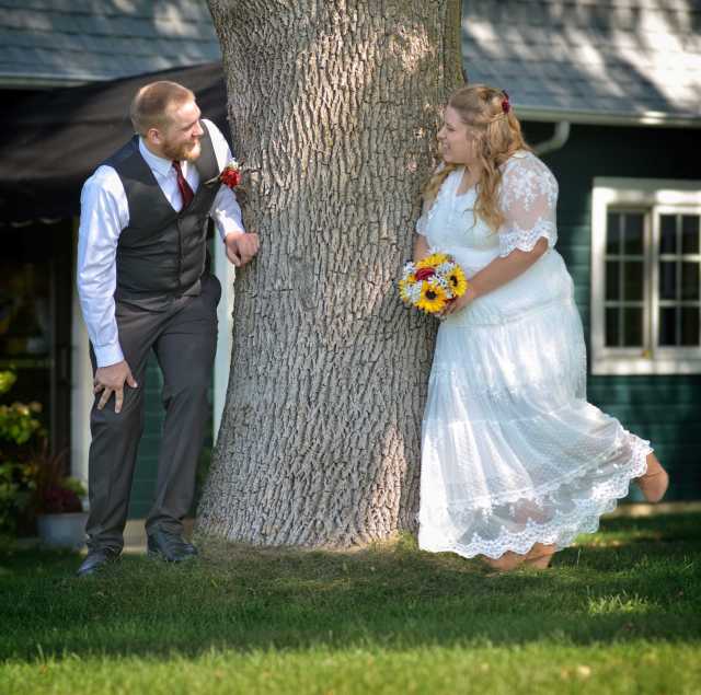 Bride Reveal at the Barn, Dunvilla, MN Otter Tail County (Photo by Lance Albers)