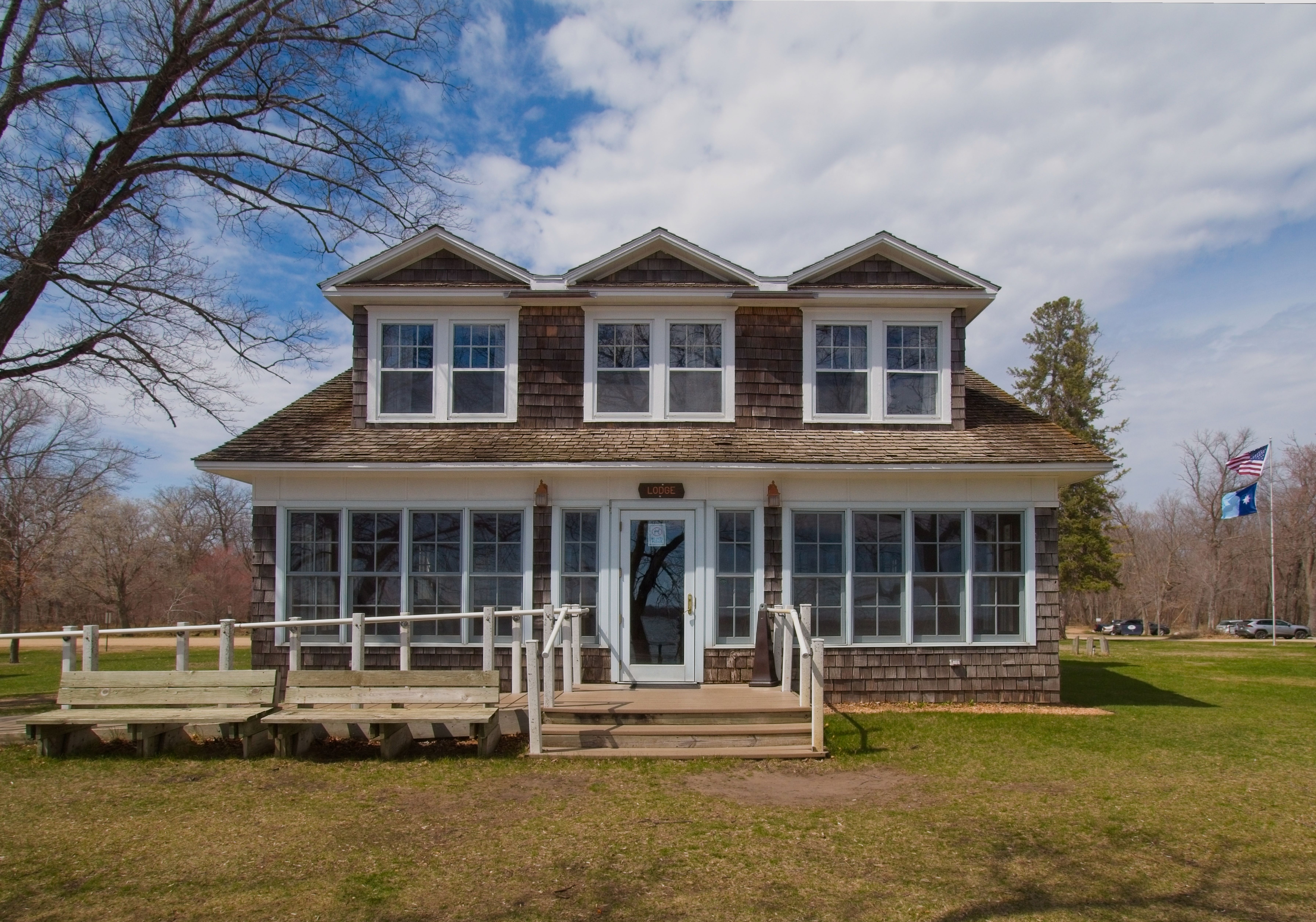 Lodge at Glendalough State Park (Lance Albers Photography)
